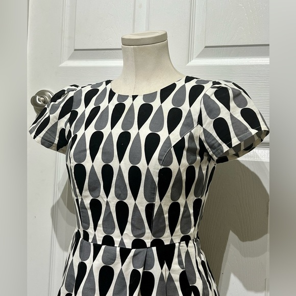 Birds of North America Dress  Size 2 - Picture 2 of 9